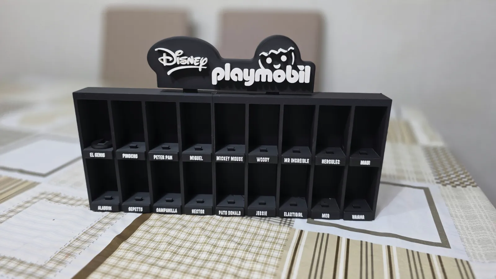 Expositor Playmobil Disney Kinder – sin marca 3