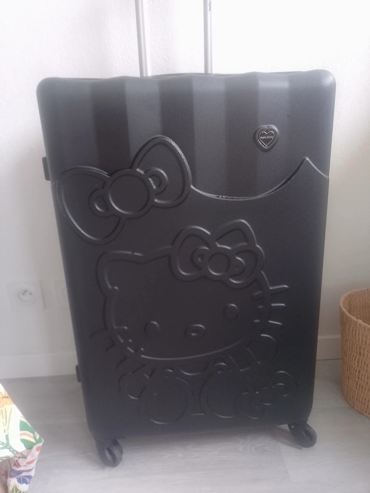 Valise cabine Hello Kitty noire rigide 4 roues très bon état – Hello Kitty 2