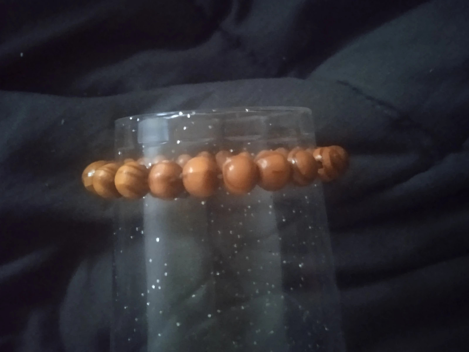 racelet en perles de bois maron clair Élastique 2