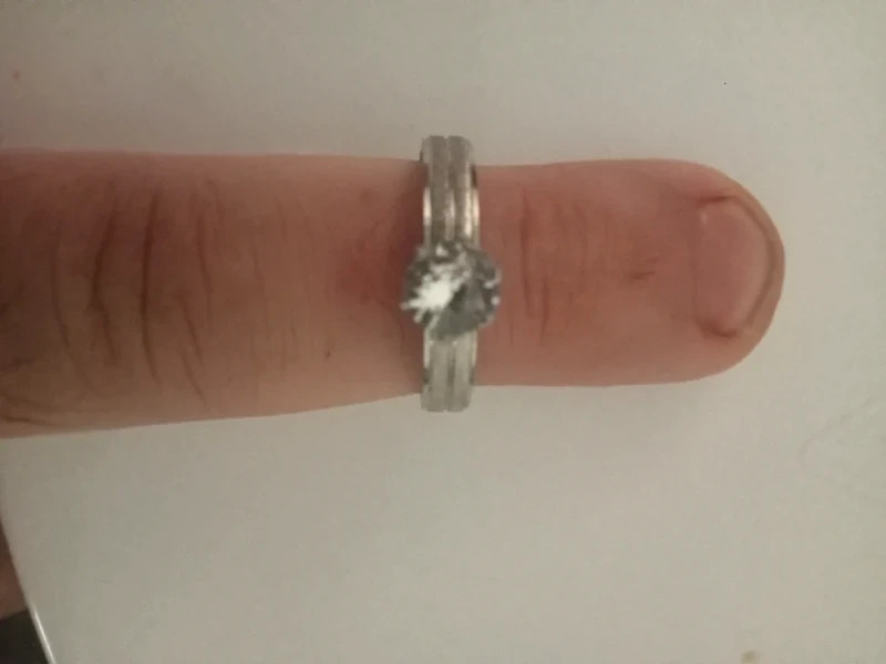 Bague en Acier Inoxydable Incrustée de Strass taille 18 – taille 18,1 mm 2