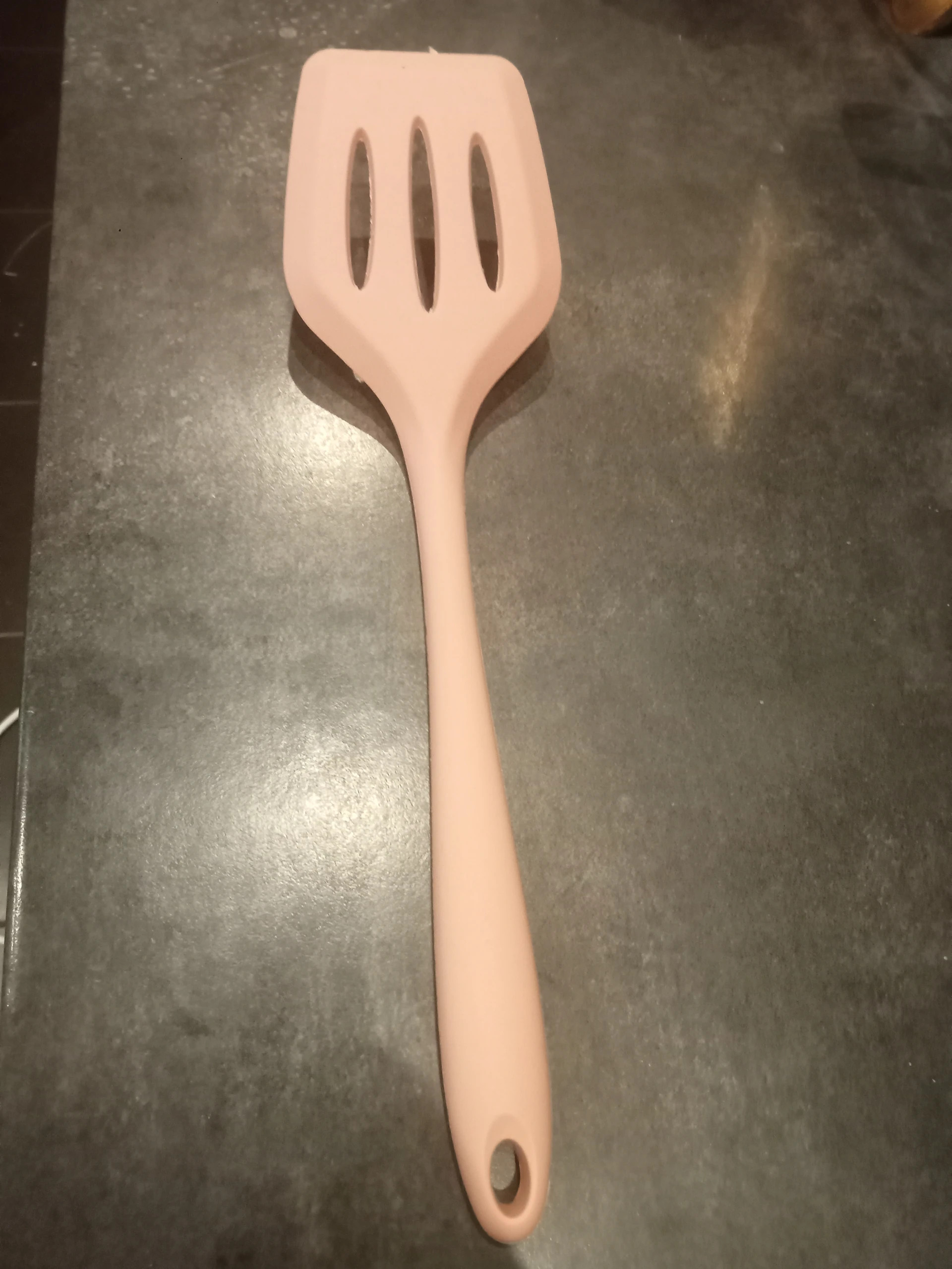 spatule en plastique rose