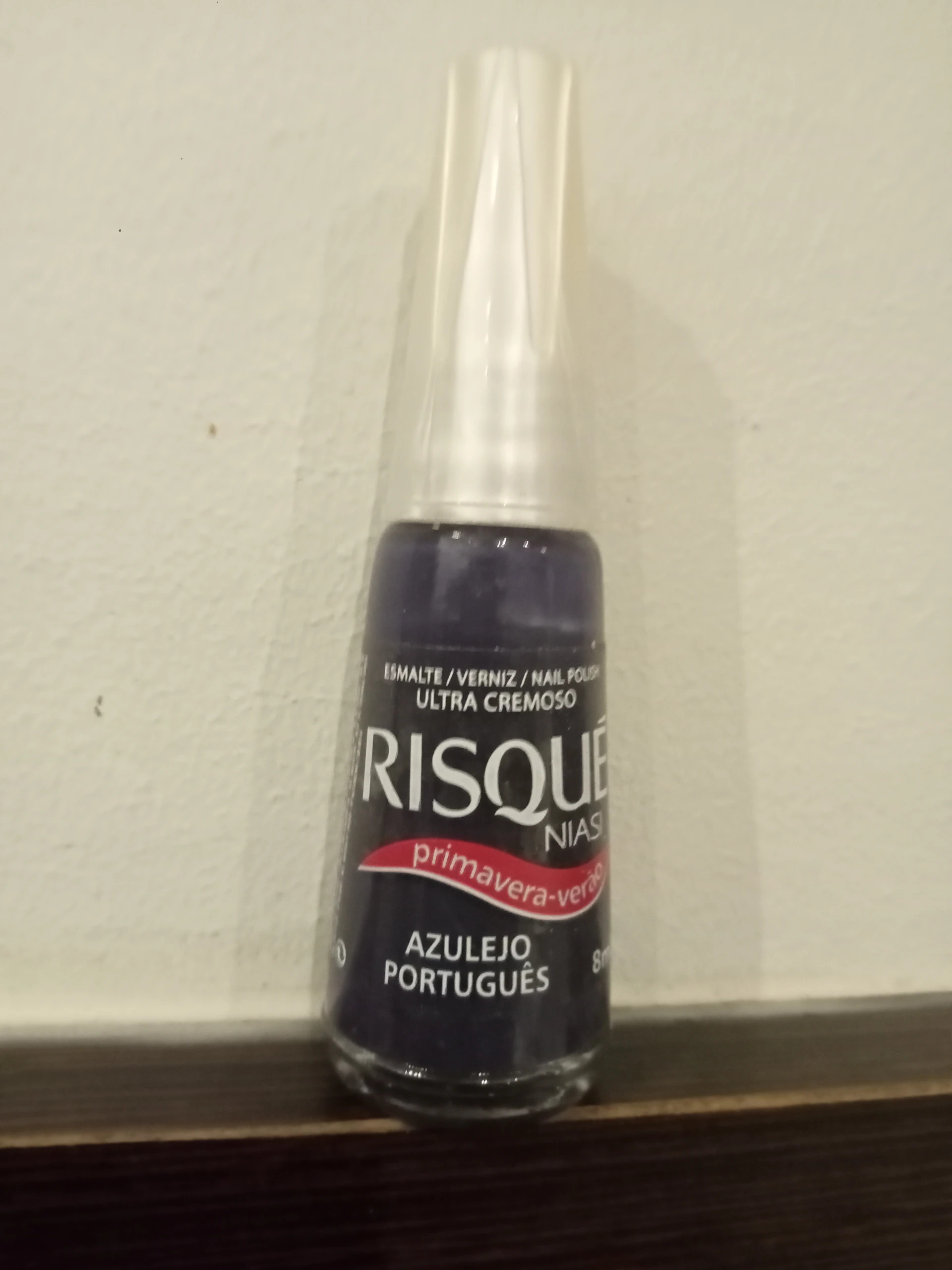 vernis a ongle bleu azur