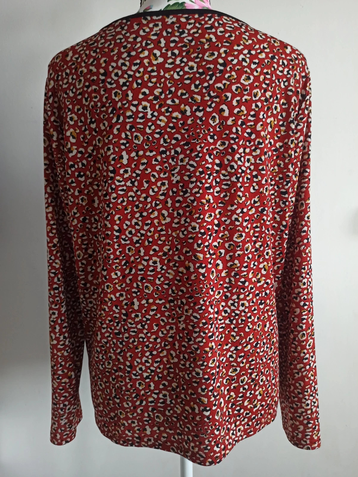 Blouse Rouge Imprimé Léopard & Dentelle Noire – Taille 38 – Chic & Féminine – sans étiquette – taille M / 38 / 10 5