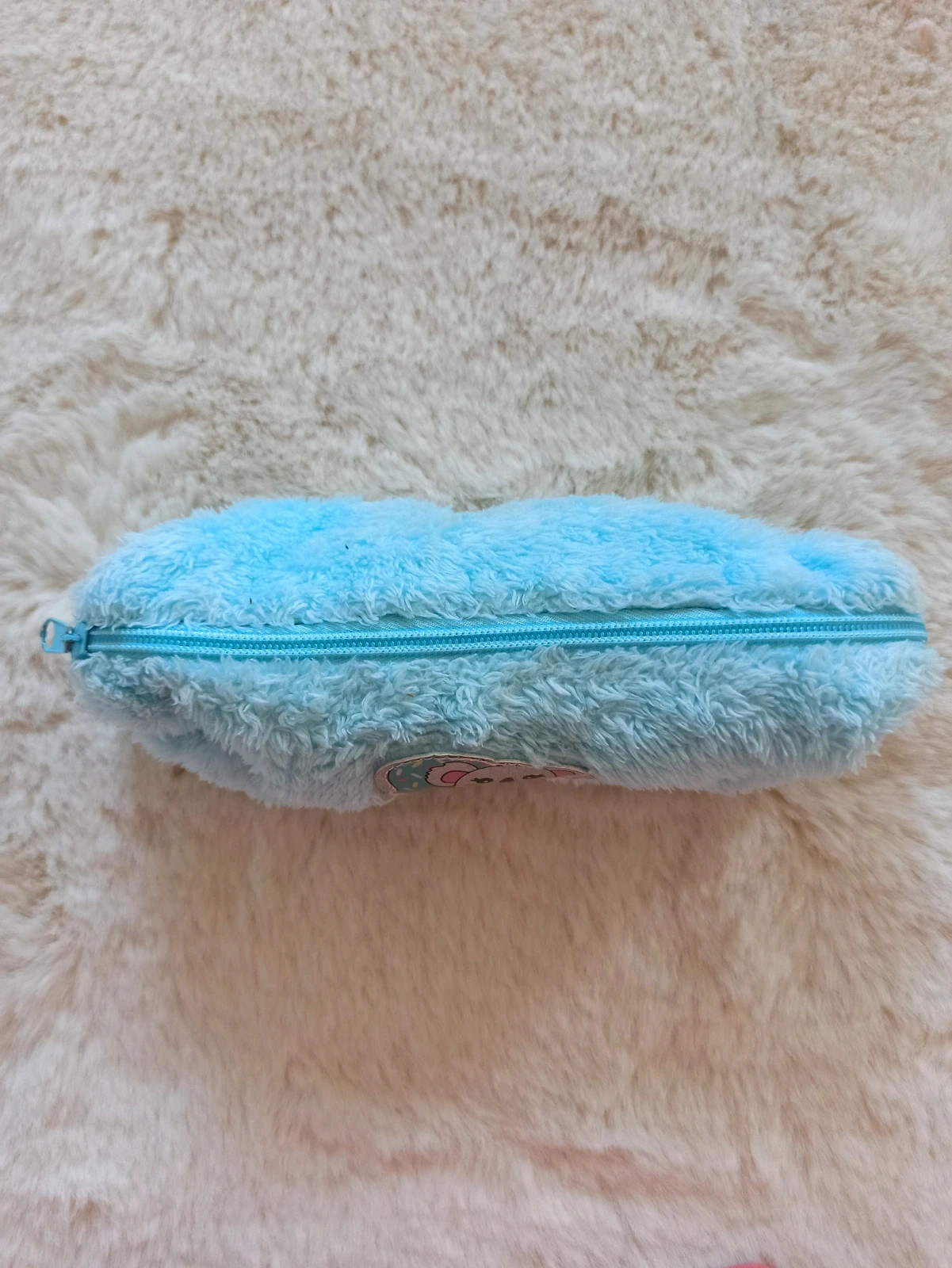 🩵 Jolie trousse pelucheuse bleue avec motif koala 🐨 – sans étiquette 2