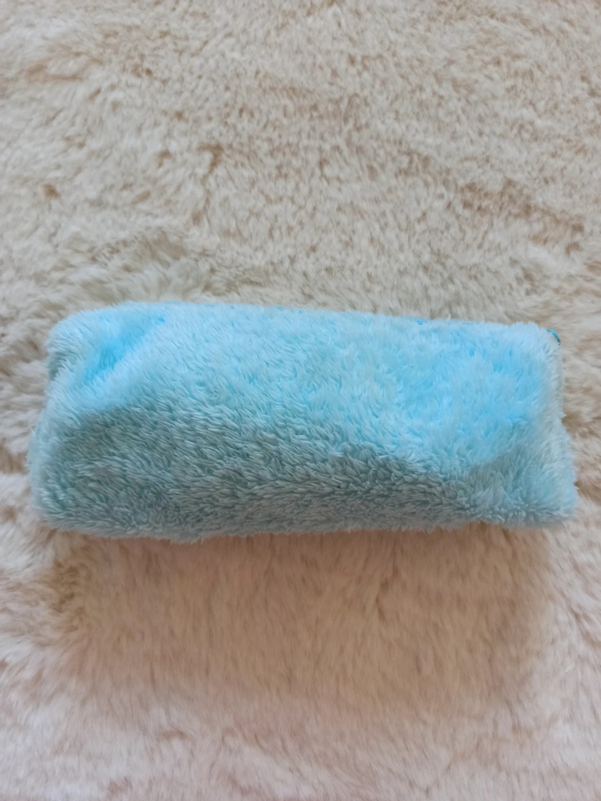 🩵 Jolie trousse pelucheuse bleue avec motif koala 🐨 – sans étiquette 3