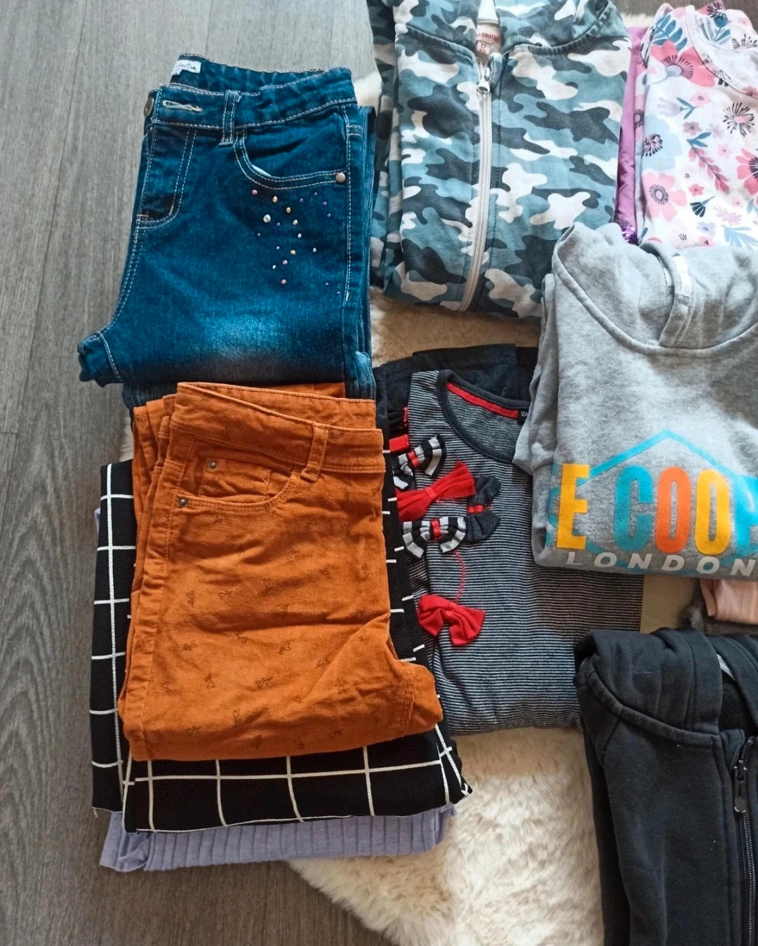 đ Gros lot de 19 vĂȘtements fille â taille 12 ansđ§ dernier prix â Puma â taille 12 ans / 152 cm 4