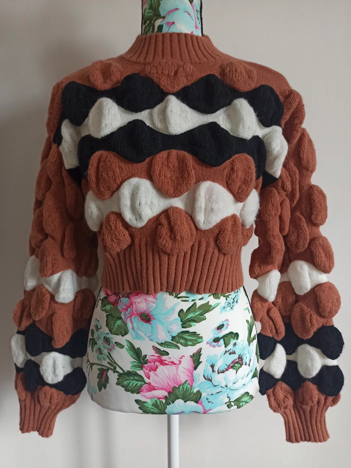 🧡 Pull court original à relief bulles – Taille M 🧶 – sans étiquette – taille M / 38 / 10 2