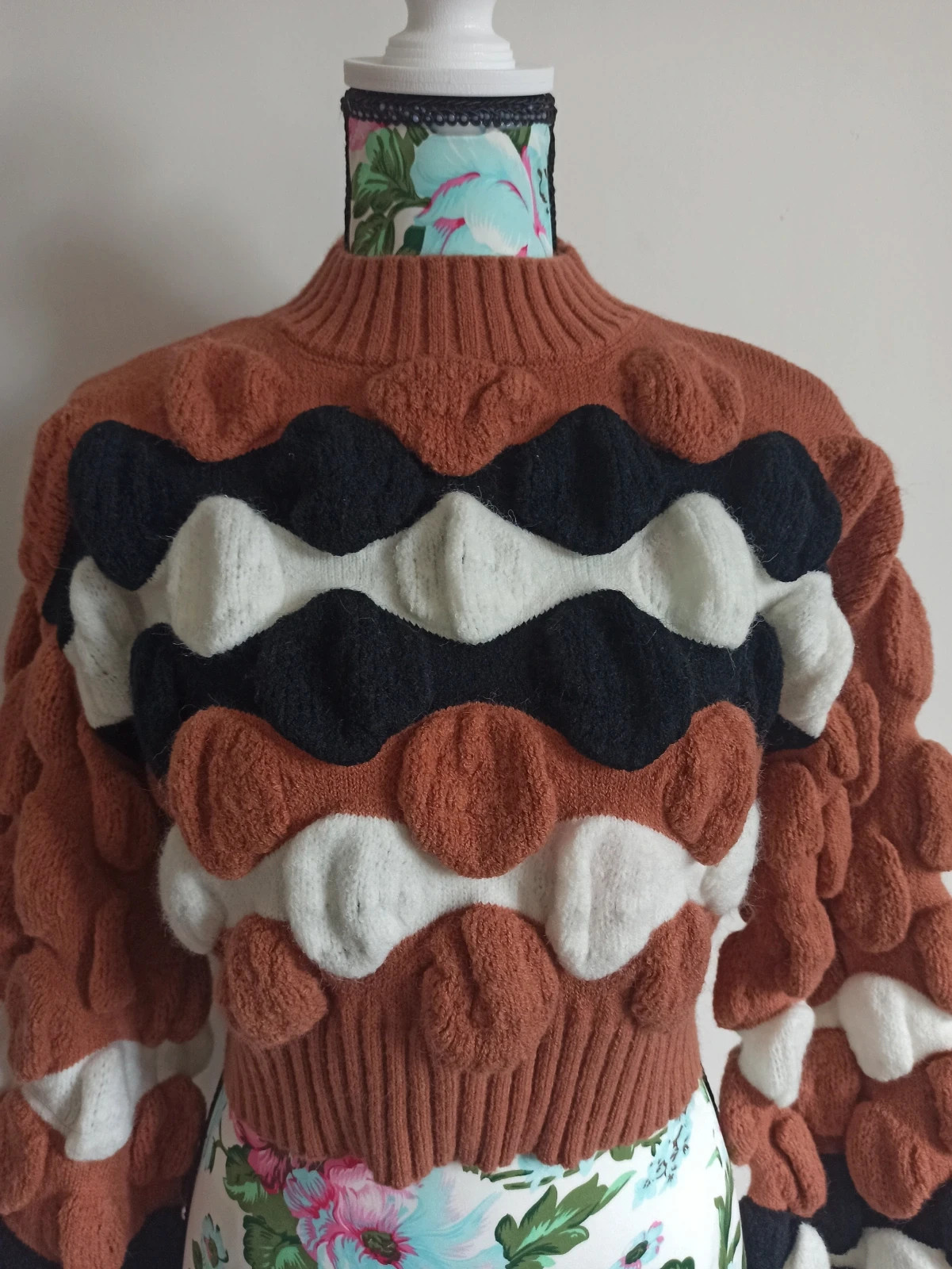 🧡 Pull court original à relief bulles – Taille M 🧶 – sans étiquette – taille M / 38 / 10 3