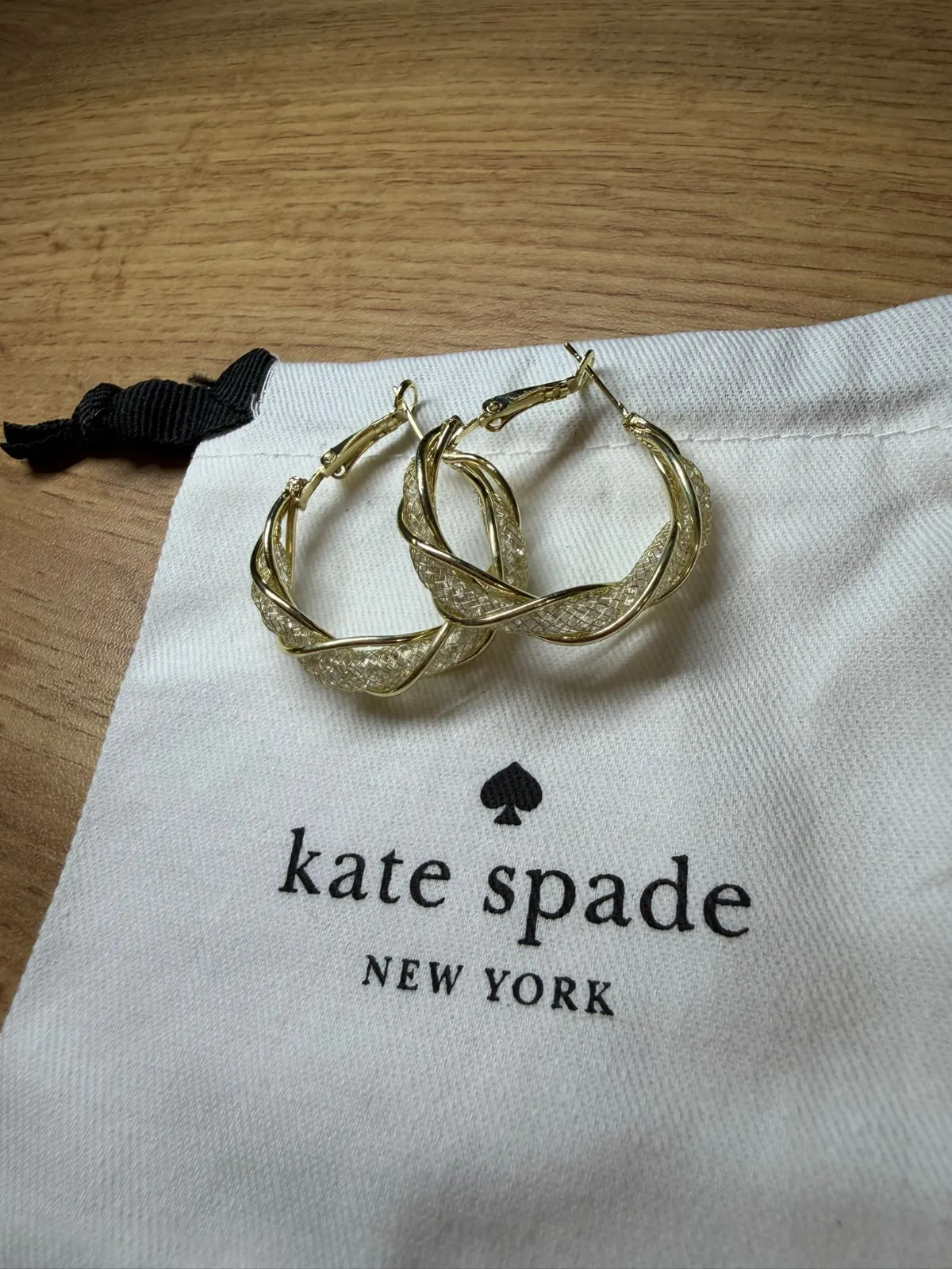 Boucles d'oreilles kate spade dorées texturées 5