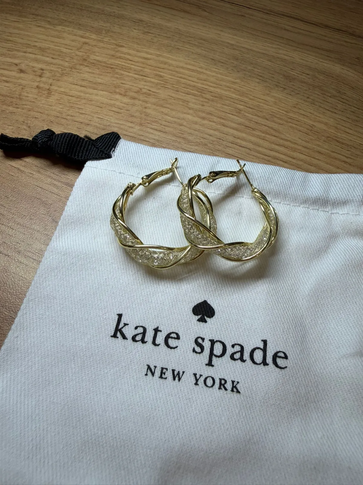 Boucles d'oreilles kate spade dorées texturées 6