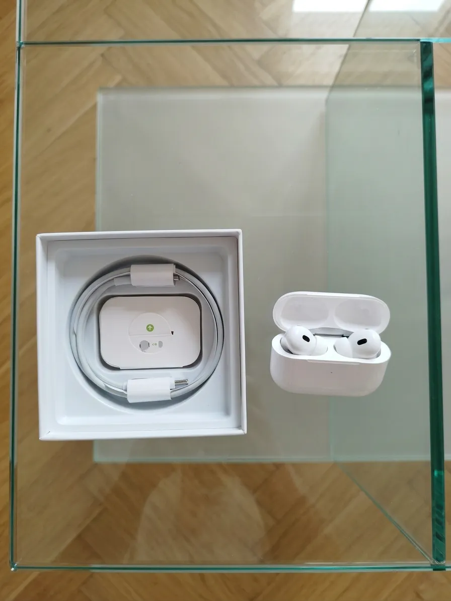 AirPods Pro blancos auriculares inalámbricos 5