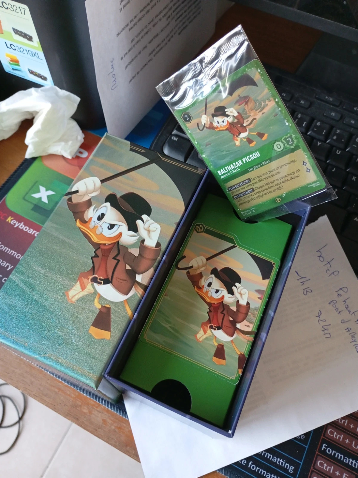Boite vide de boosters mais avec carte piscou Lorcana – Disney 3
