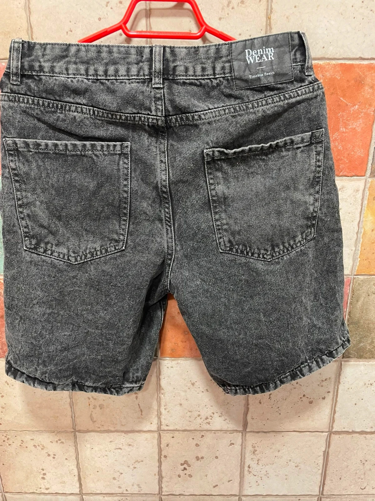 Pantalón corto vaquero negro desgastado Lefties Man talla38 – Lefties – taille M 2