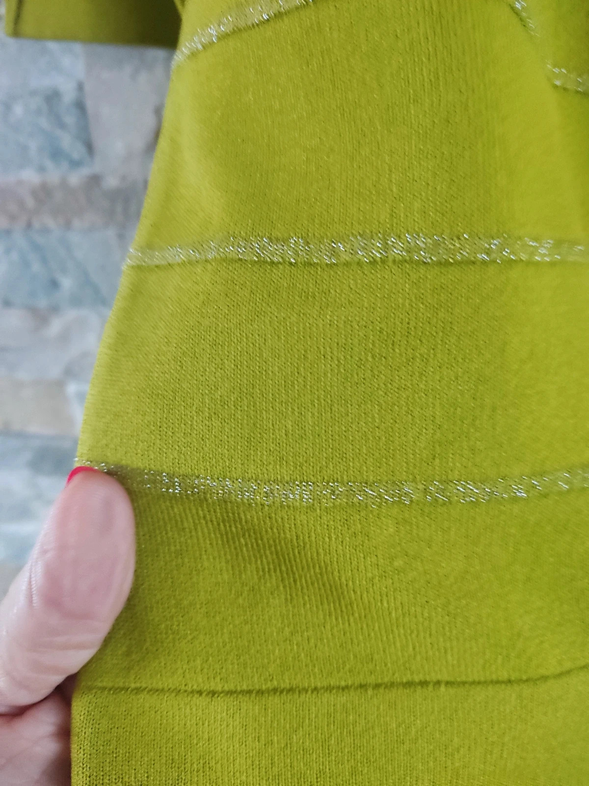 🎁 Jersey fino de entretiempo de punto verde aguacate con con líneas de hilos brillantes – Amo & Roma – taille L / 40 / 12 2