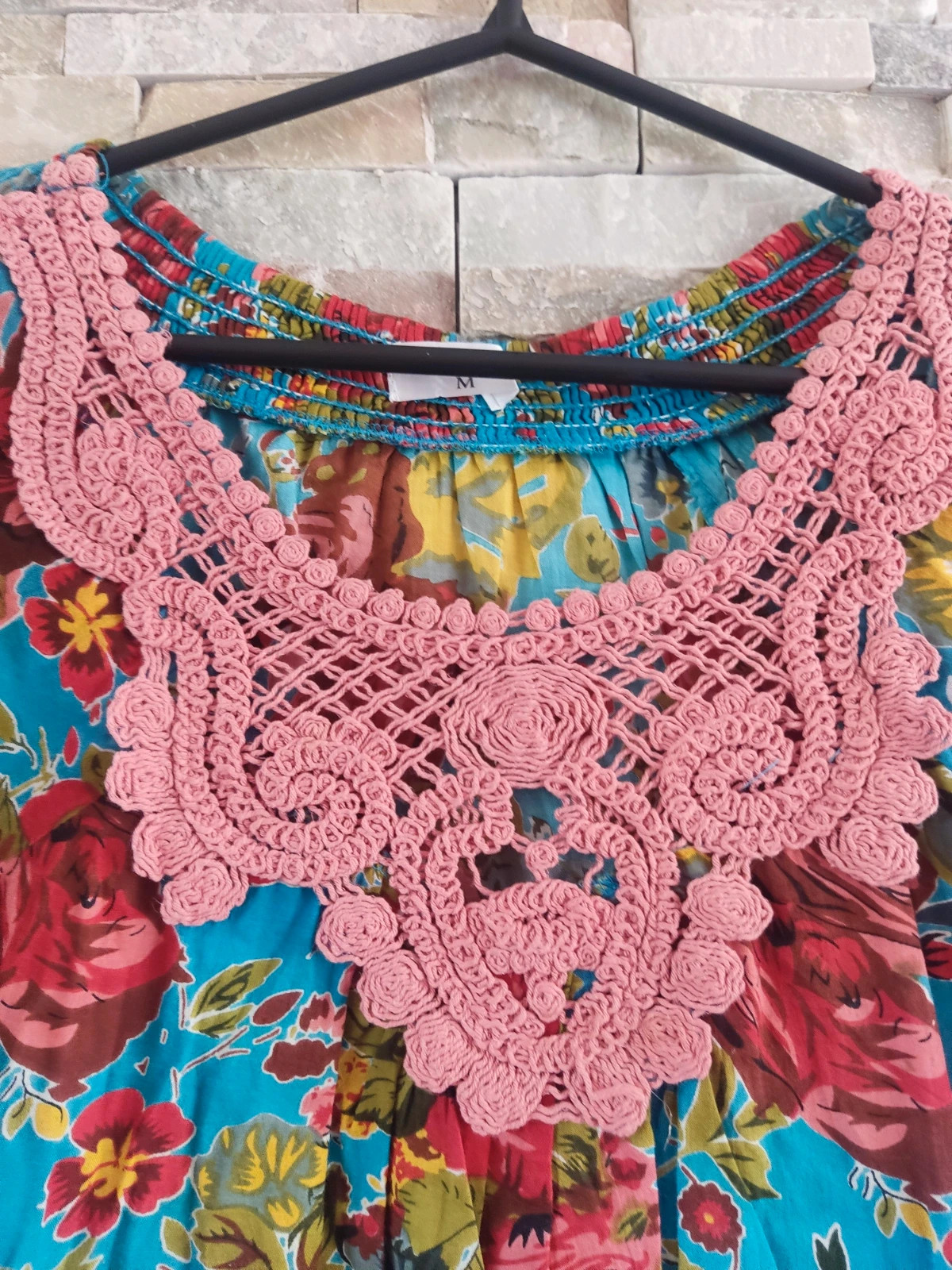 🎁Blusa de algodón azul con estampado floral y crochet en escote, mangas y bajo – Corte Hindu – taille M / 38 / 10 2