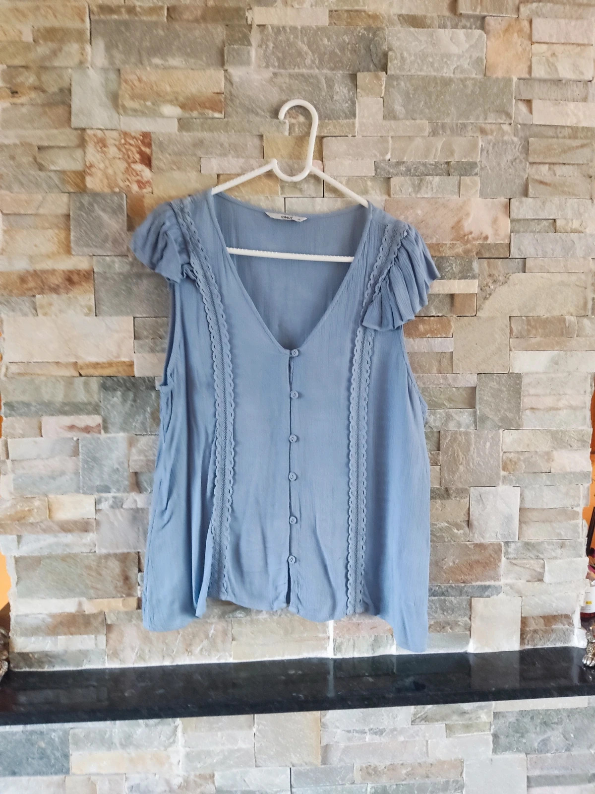 🎁Camisa azul claro con aplicaciones de crochet, de Only – ONLY – taille XL / 42 / 14 2