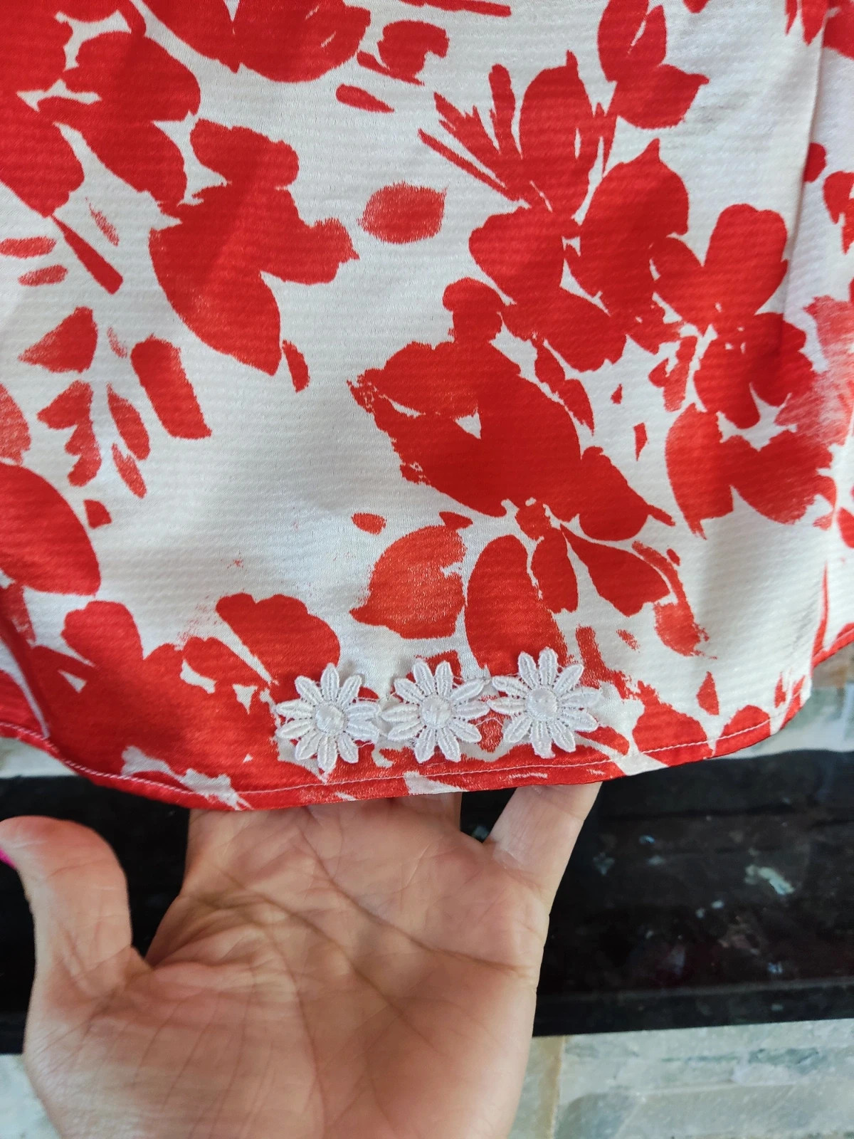 🎁Bonita blusa de raso estampado blanco y rojo, de Antea – Antea – taille XXXL / 46 / 18 5