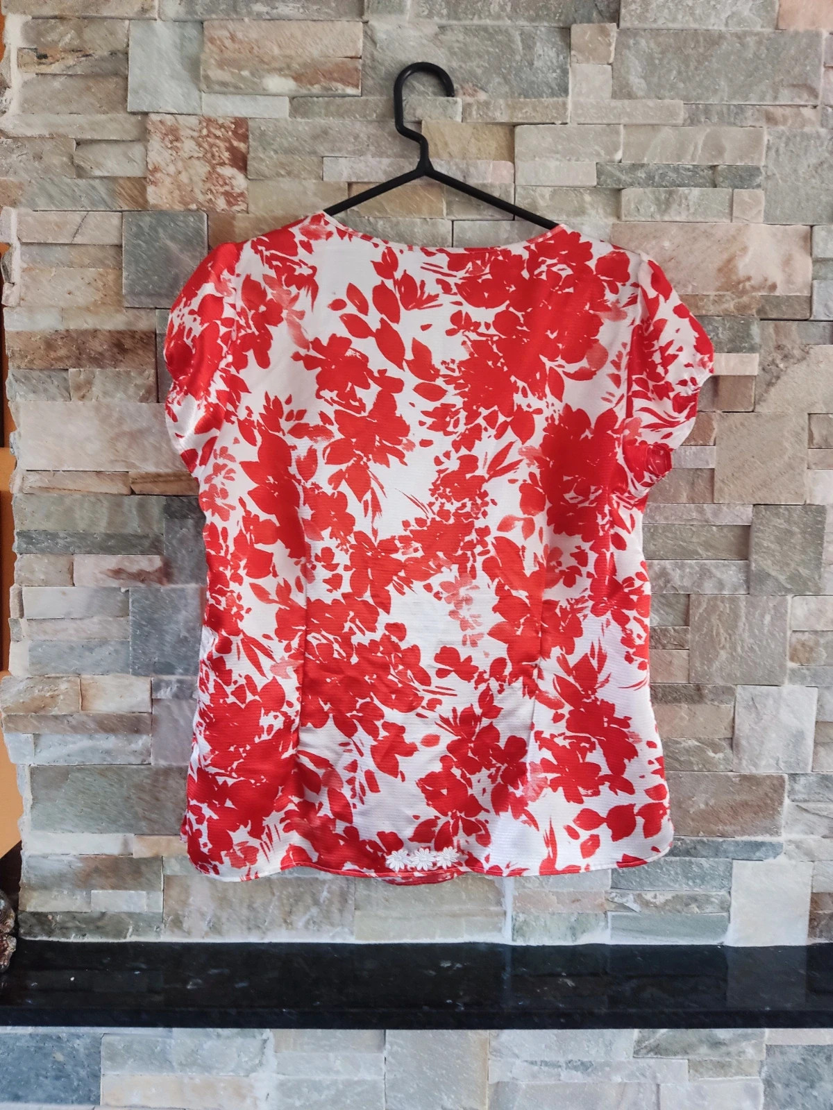 🎁Bonita blusa de raso estampado blanco y rojo, de Antea – Antea – taille XXXL / 46 / 18 4