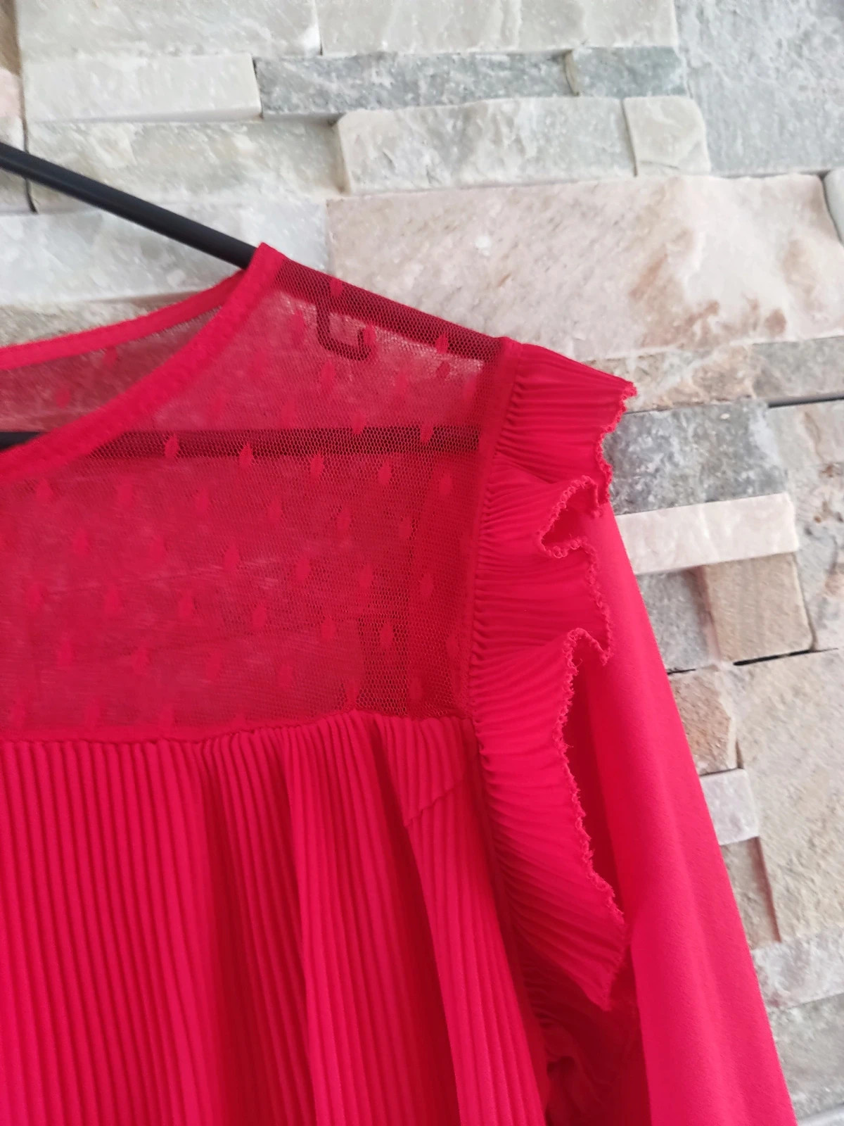 🎁Bonita blusa de gasa roja con tul en el escote y volantitos en hombros – Freestyle – taille L / 40 / 12 3