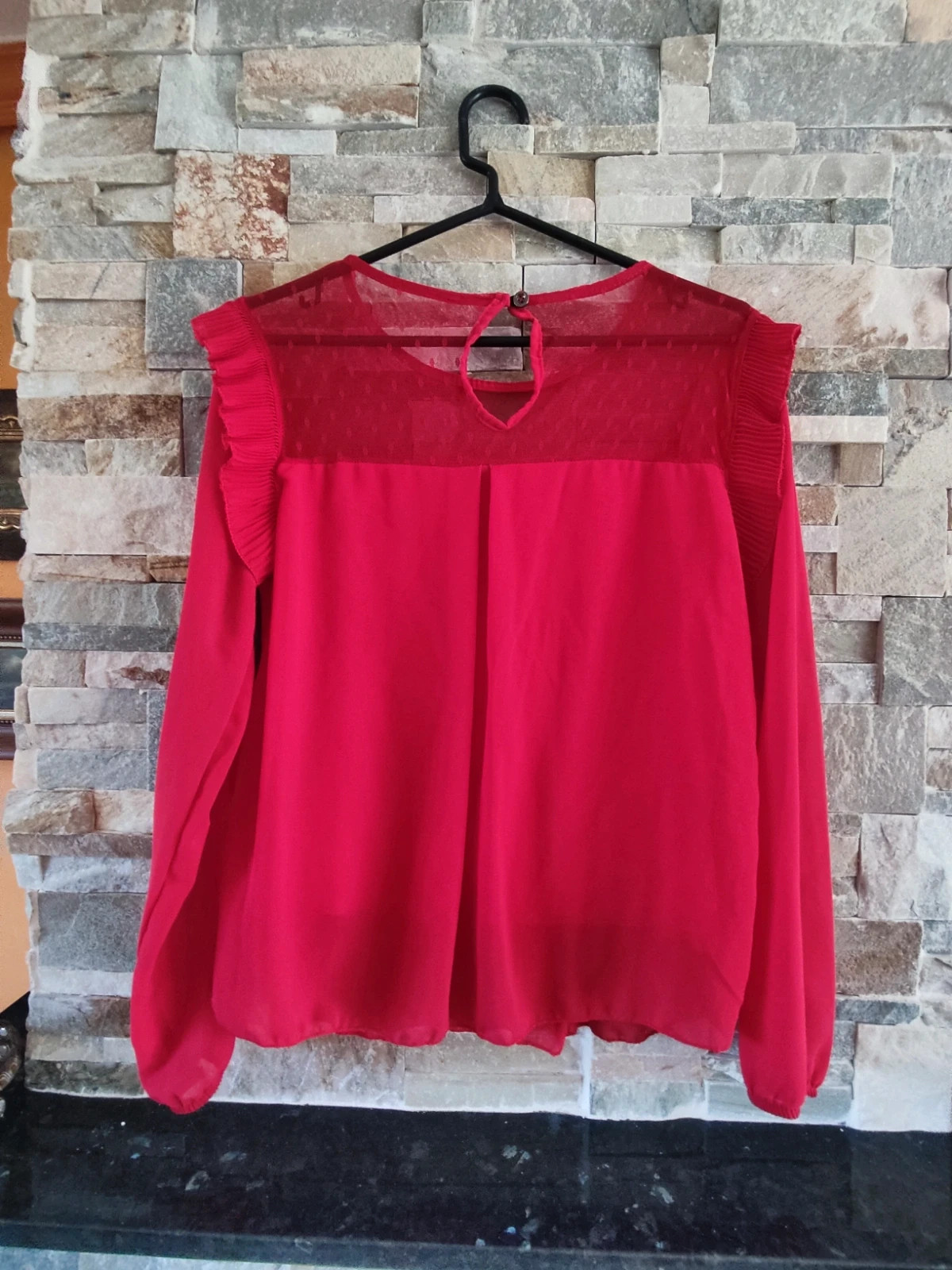 🎁Bonita blusa de gasa roja con tul en el escote y volantitos en hombros – Freestyle – taille L / 40 / 12 5
