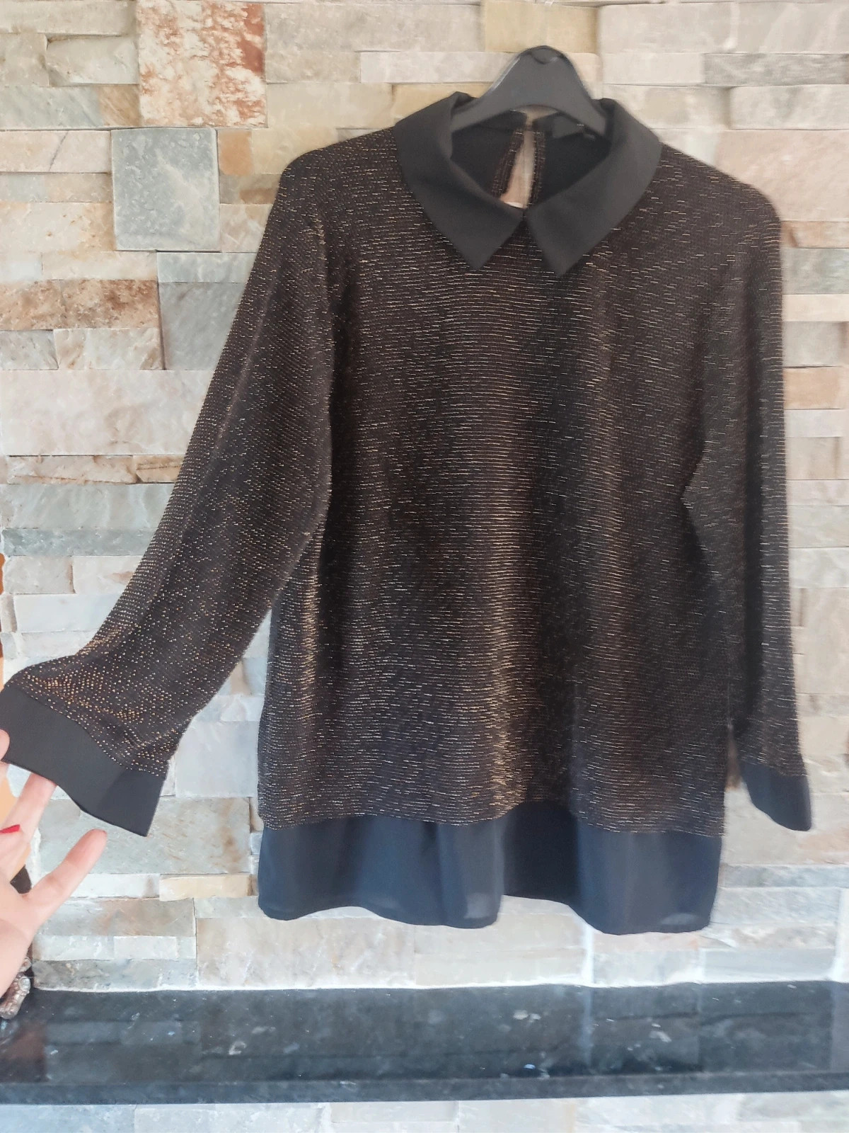 🎁Blusa de punto lurex negro con brillos dorados
