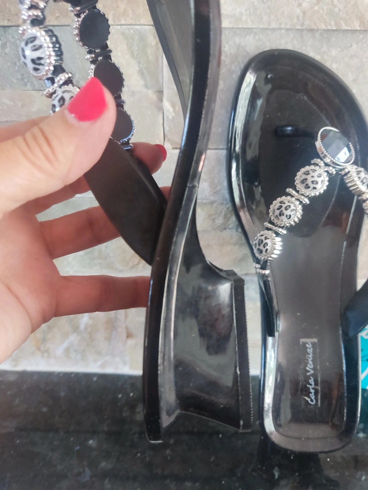 🎁Preciosas chanclas negras con abalorios plateados con blanco y negro – carla venize – taille 38 5