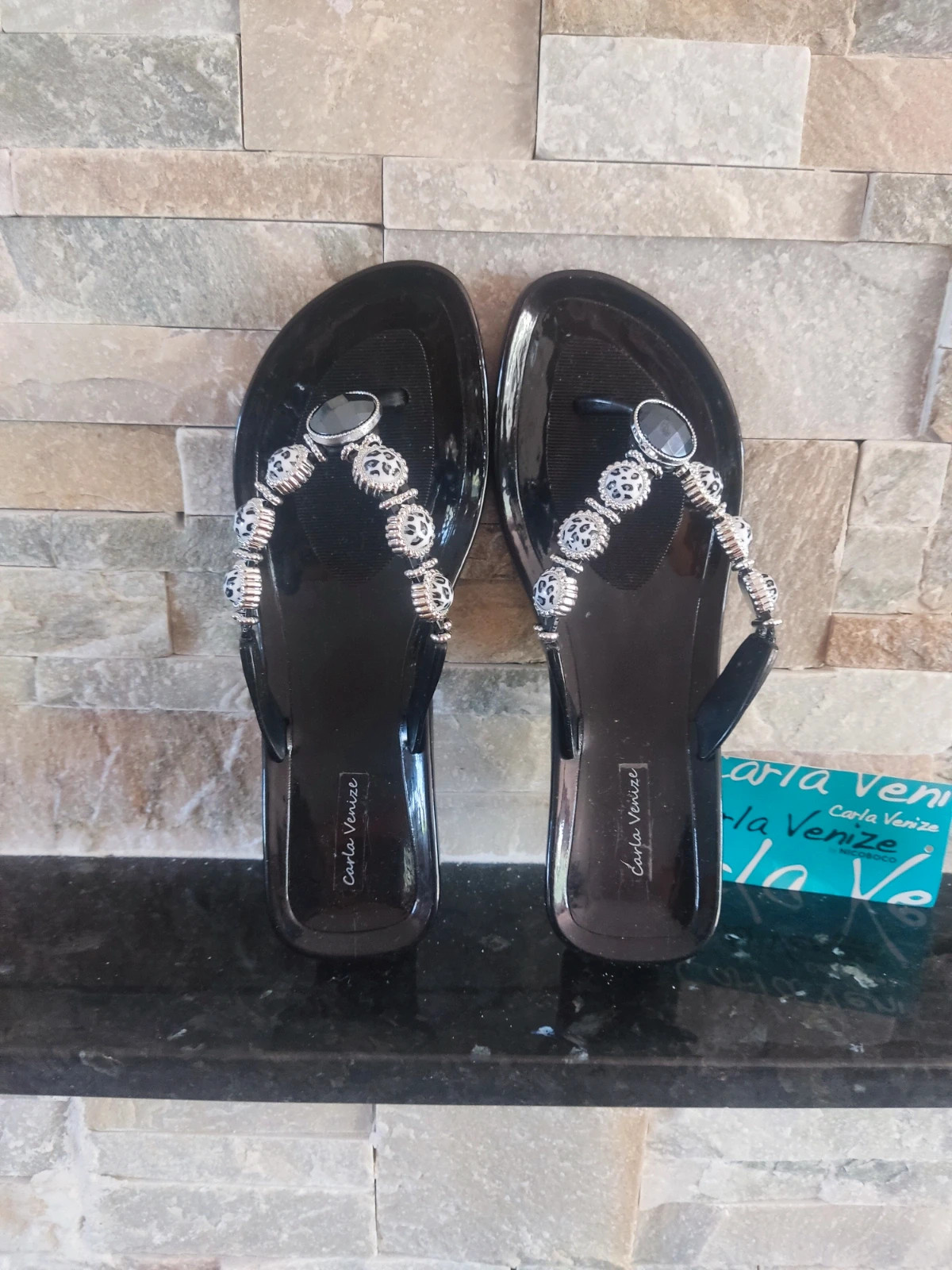 🎁Preciosas chanclas negras con abalorios plateados con blanco y negro – carla venize – taille 38 2