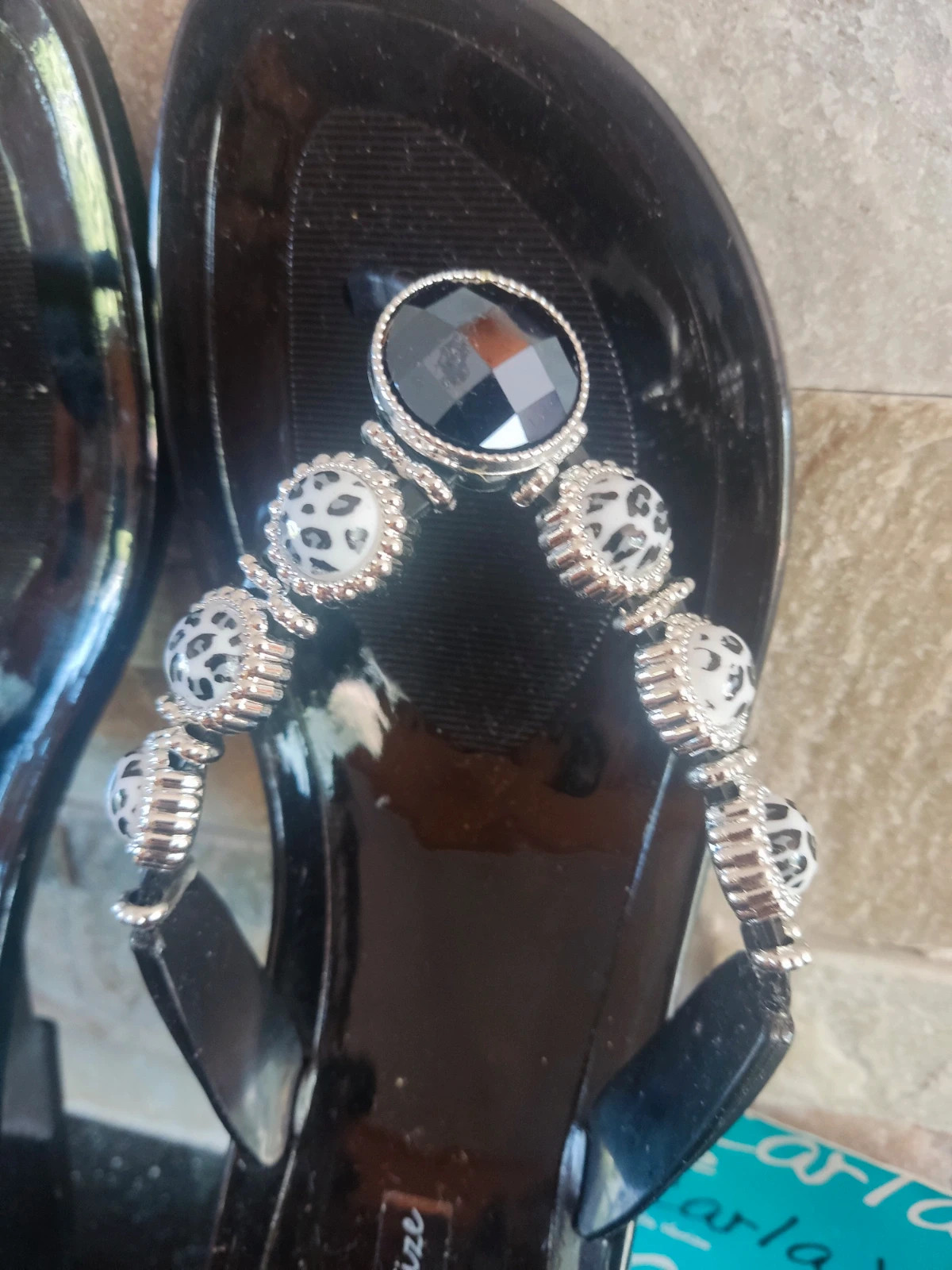 🎁Bonitas chanclas negras con abalorios plateados con blanco y negro – carla venize – taille 38 3