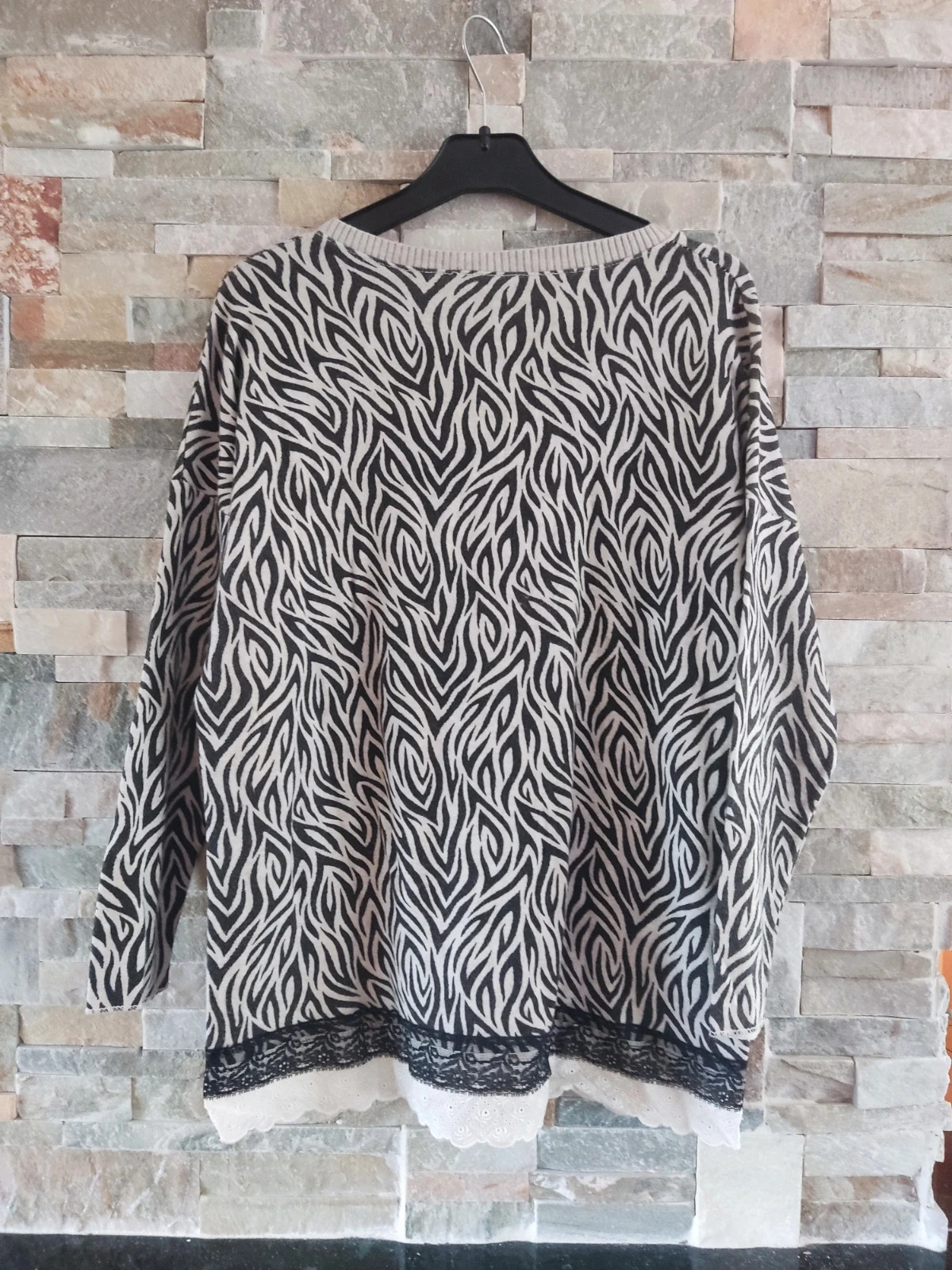 🎁 Jersey fino con estampado de cebra y puntillas abajo – Vintage – taille 4XL / 48 / 20 5