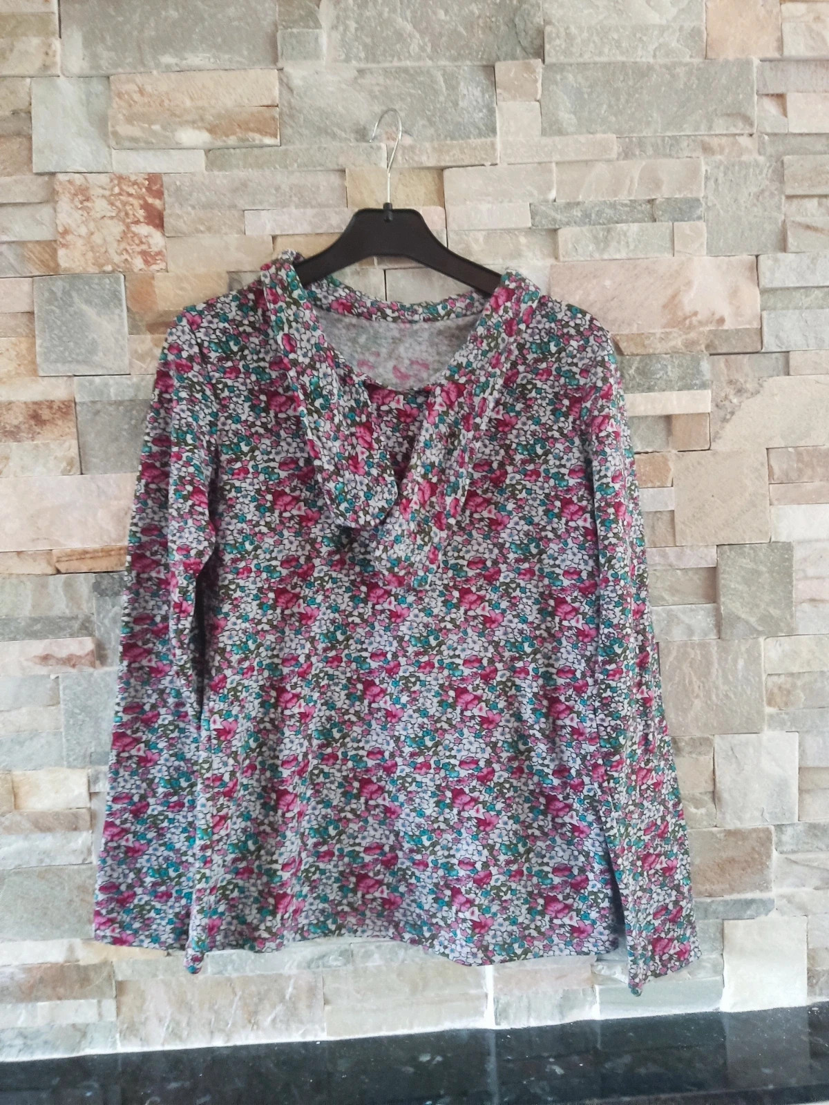 🎁 Jersey de algodón estampado floral con original cuello lazo – taille M / 38 / 10 3