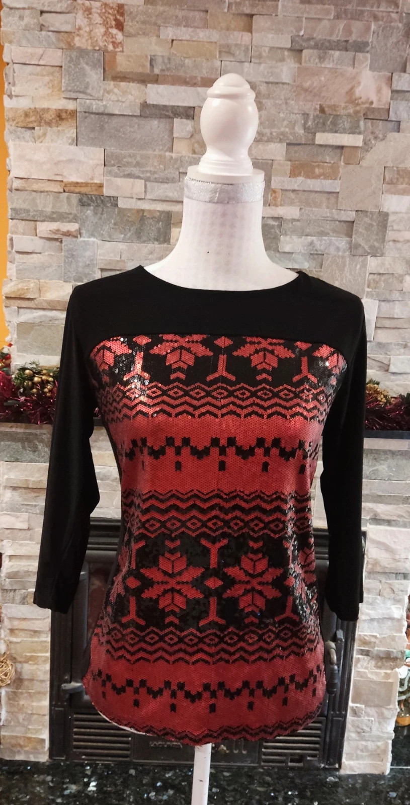 🎁 Camiseta negra con lentejuelas negras y rojas en la parte delantera
