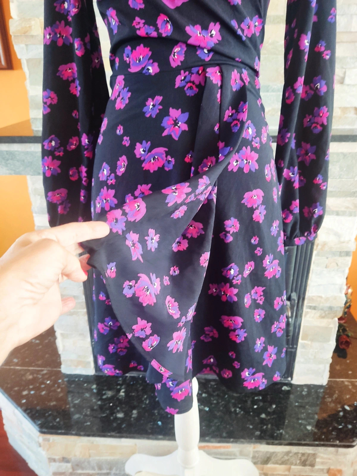 🎁 Vestido ligero negro con estampado floral y tonos fucsia y morado, de Morgan – Morgan – taille M / 38 / 10 4
