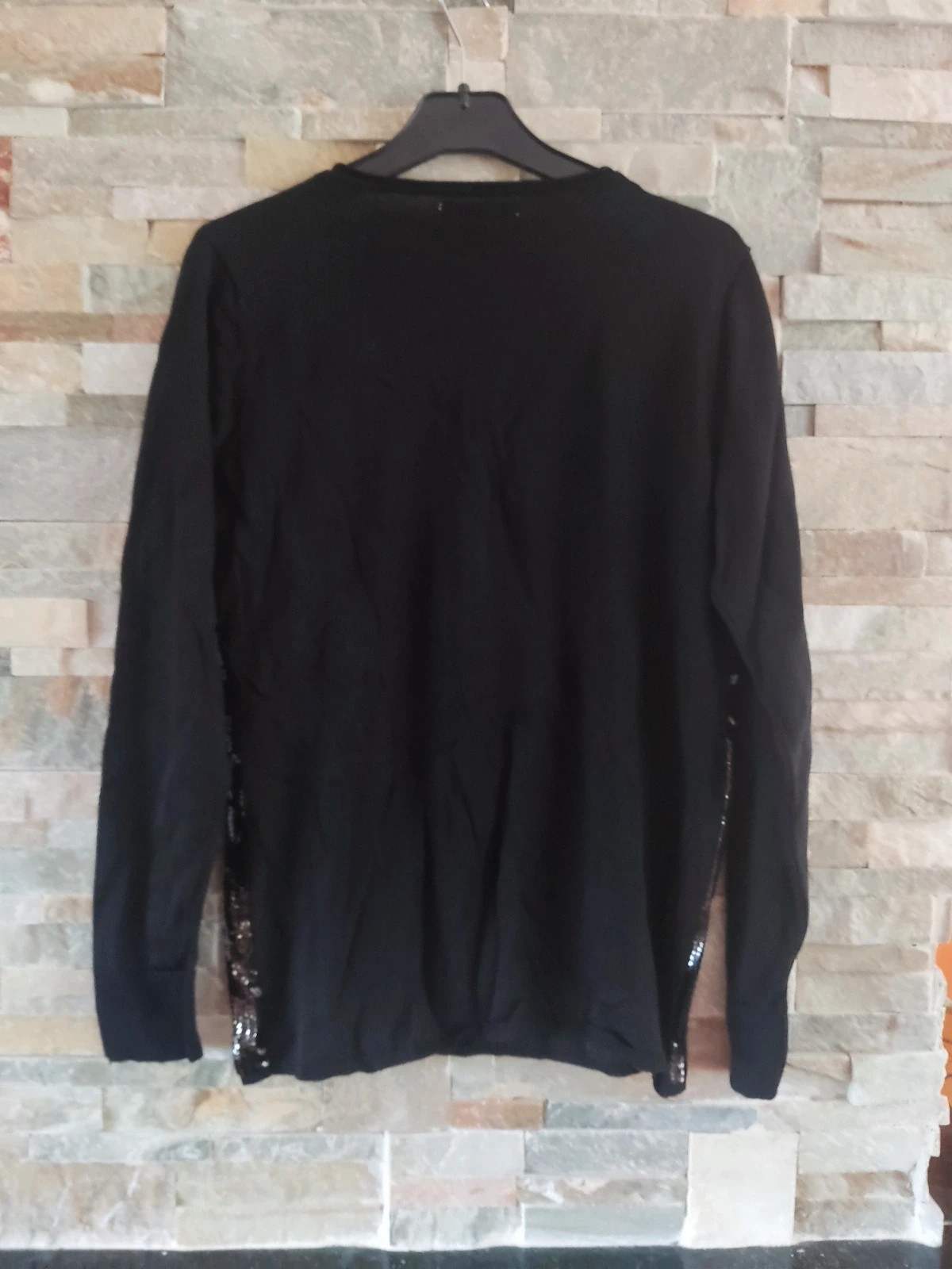 🎁 Jersey negro fino con la parte delantera llena de lentejuelas, de Mango – MNG – taille M / 38 / 10 4