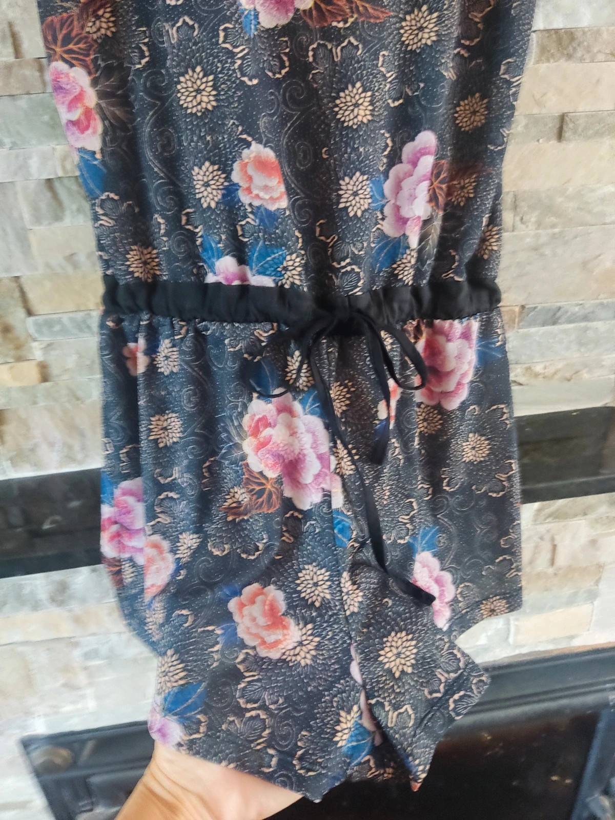 🎁Mono corto negro con estampado floral y original espalda abierta – Pull & Bear – taille S / 36 / 8 3