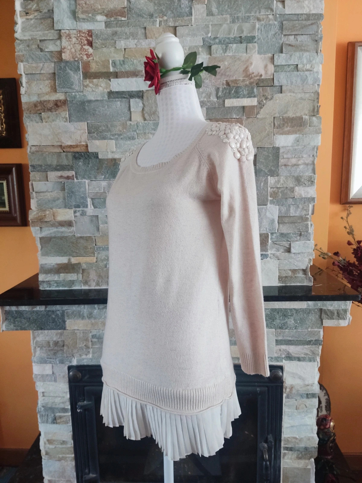 🎁 Bonito jersey beige con gasa plisada en bajo y abalorios en los hombros – Derhy – taille L / 40 / 12 2