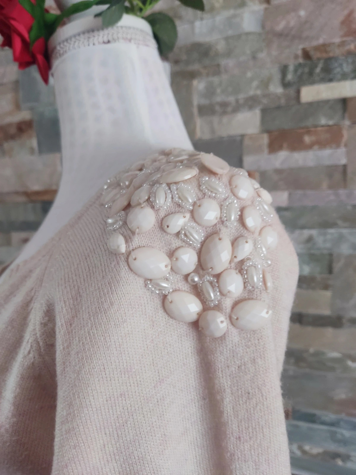 🎁 Bonito jersey beige con gasa plisada en bajo y abalorios en los hombros – Derhy – taille L / 40 / 12 5