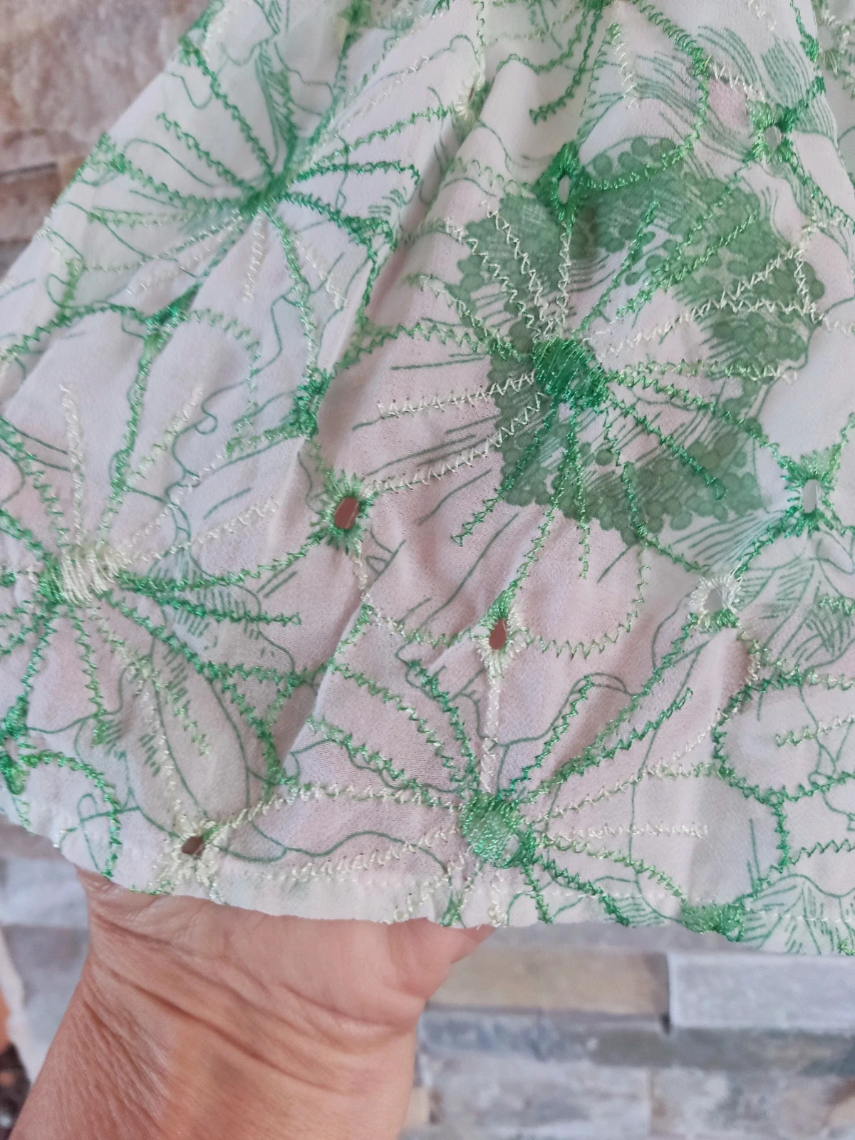 🎁Falda de gasa verde clarito con bordados tono menta y volante – Refined Department – taille S / 36 / 8 3