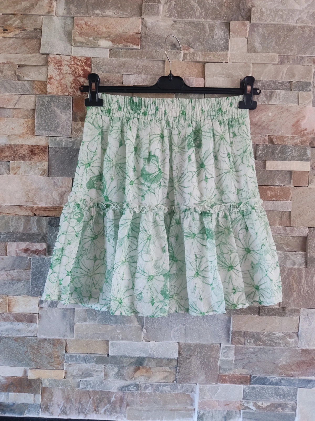 🎁Falda de gasa verde clarito con bordados tono menta y volante – Refined Department – taille S / 36 / 8 5