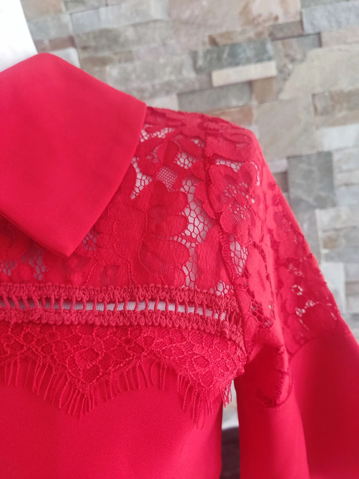 🔥Estiloso vestido rojo con cuello camisero y blonda en parte superior, de Siste's – Siste's – taille S / 36 / 8 4