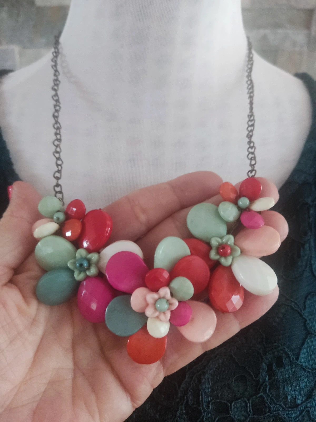 🔥Bonita gargantilla de flores multicolor con cadena 2