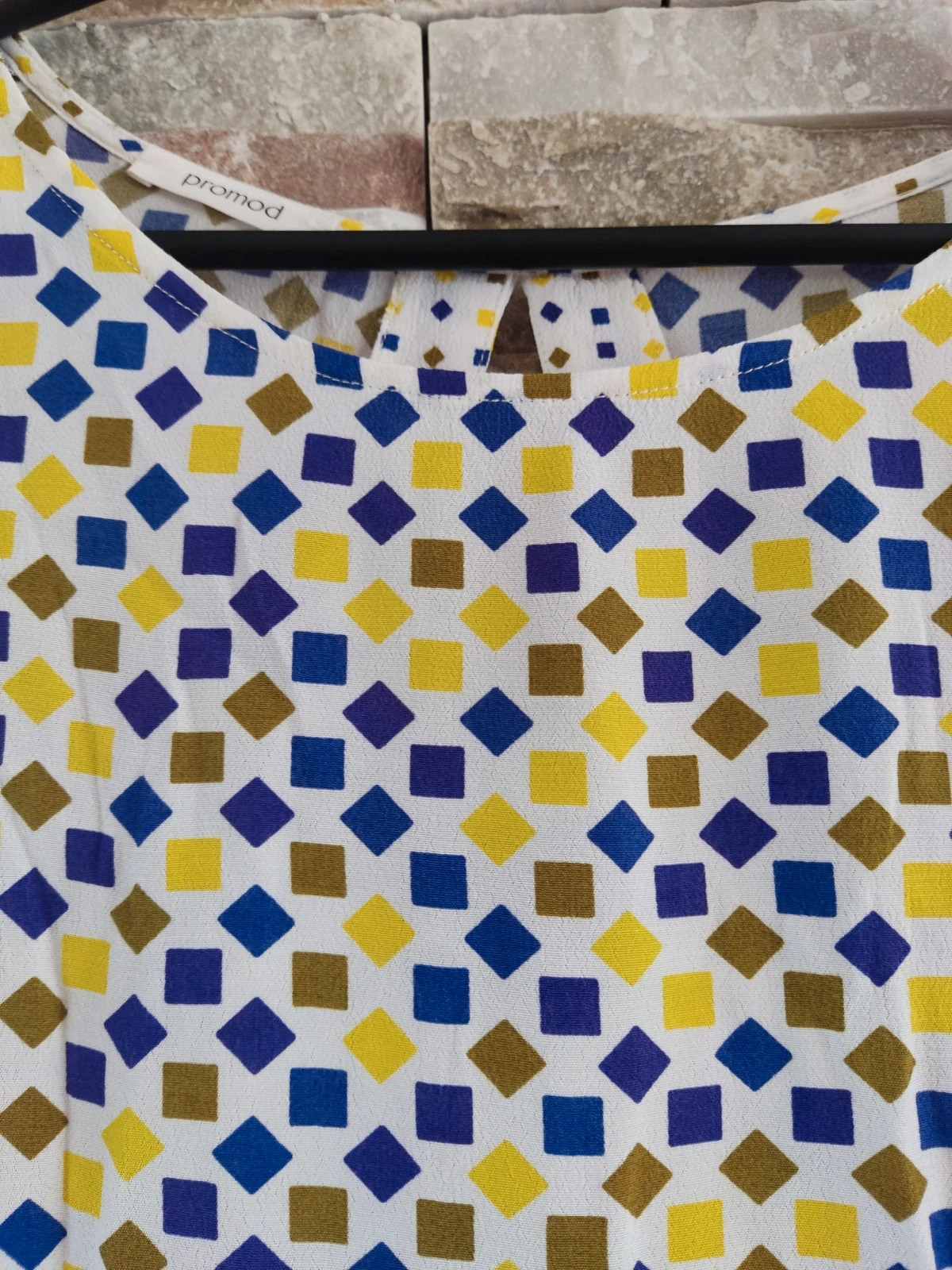 🎁Blusa blanca con estampado geométrico tonos azul, amarillo y verde – Promod – taille XL / 42 / 14 3
