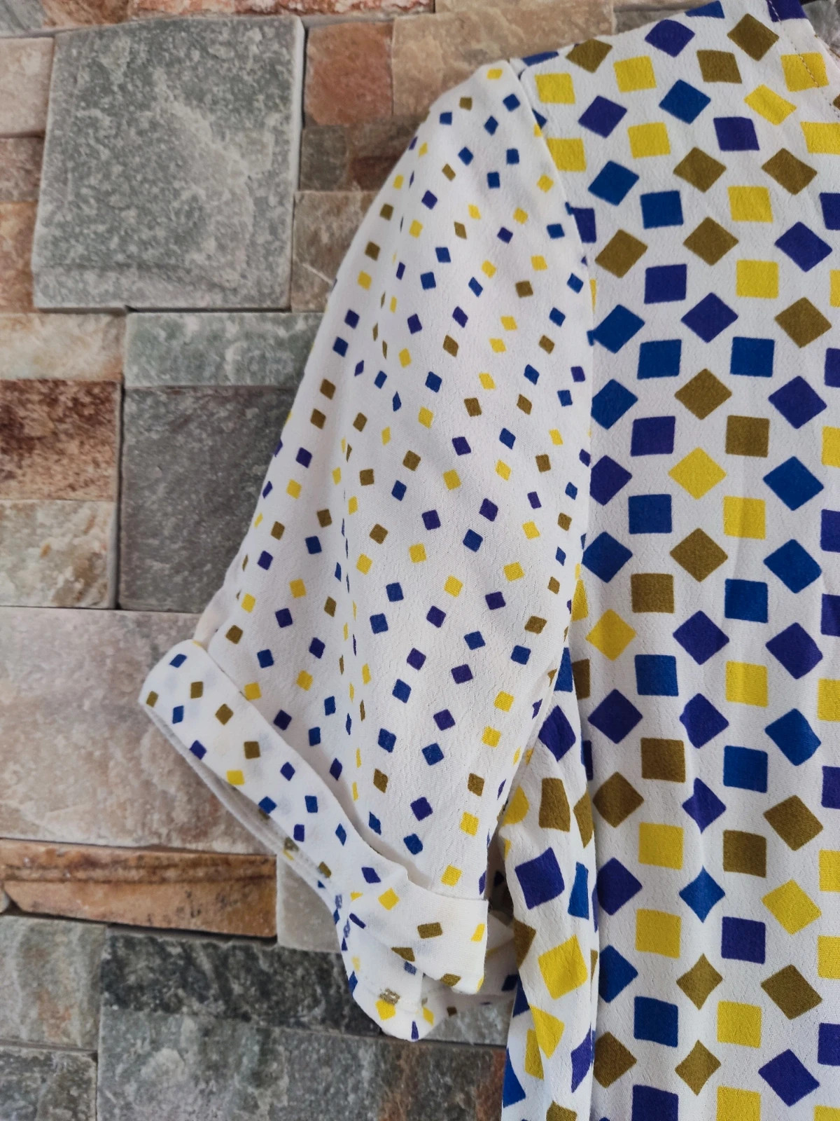 🎁Blusa blanca con estampado geométrico tonos azul, amarillo y verde – Promod – taille XL / 42 / 14 2