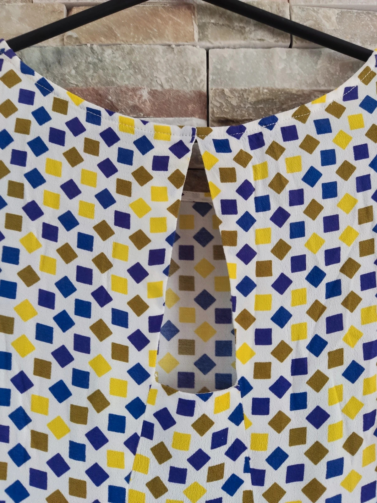 🎁Blusa blanca con estampado geométrico tonos azul, amarillo y verde – Promod – taille XL / 42 / 14 5