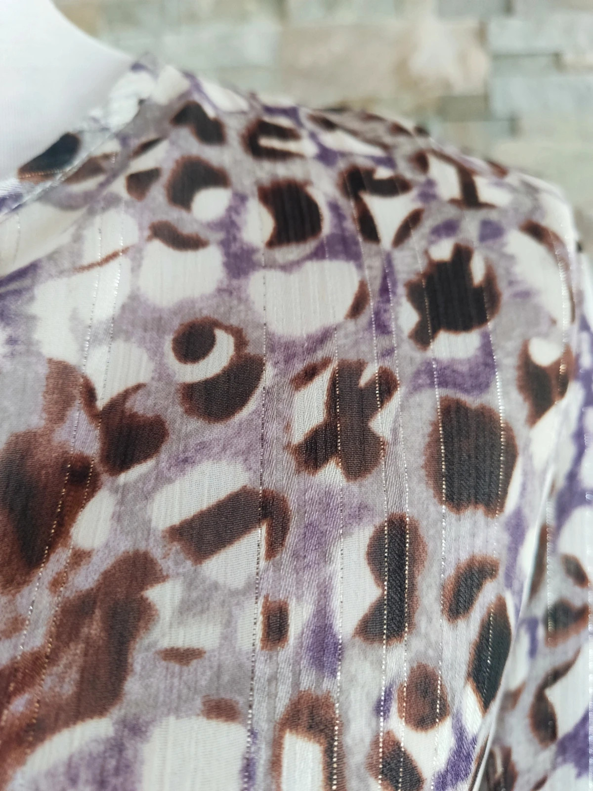 🔥 Blusa de gasa en tonos beige, malva y marrón con hilos dorados, de Yera – Yera – taille XXL / 44 / 16 4