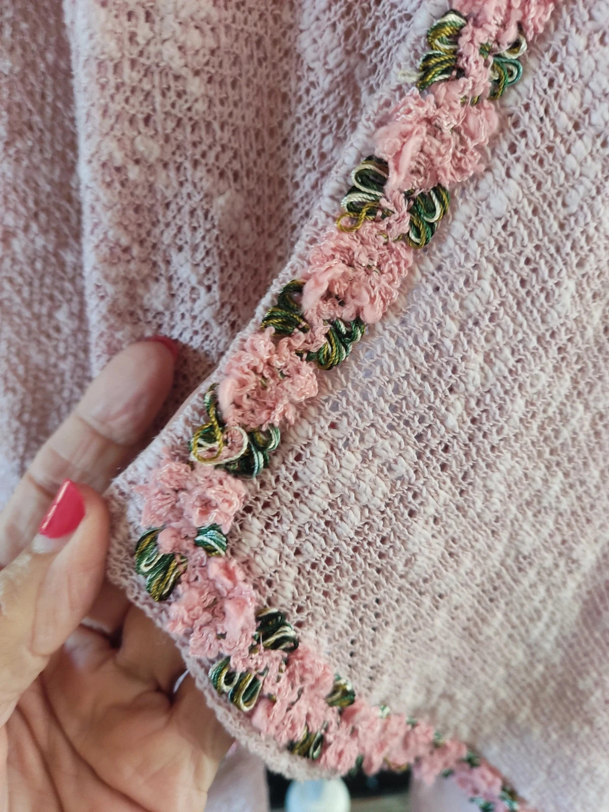 🔥 Chaqueta asimétrica de punto rosa con pasamanería bordada floral – Colours of the World – taille 4XL / 48 / 20 5