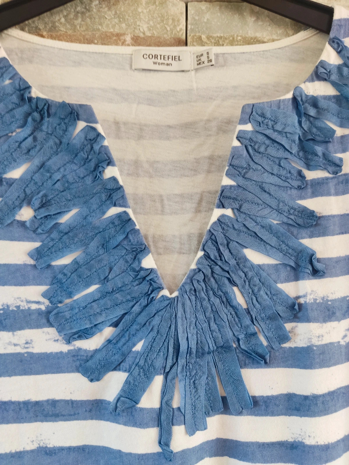🔥Bonita camiseta con rayas azul y blanco y cintas de raso en borde cuello en pico – Cortefiel – taille S / 36 / 8 2