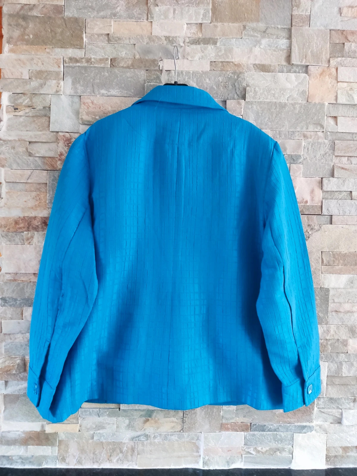🔥 Blazer con relieves y brillos color azul – Nikki – taille 6XL / 52 / 24 5