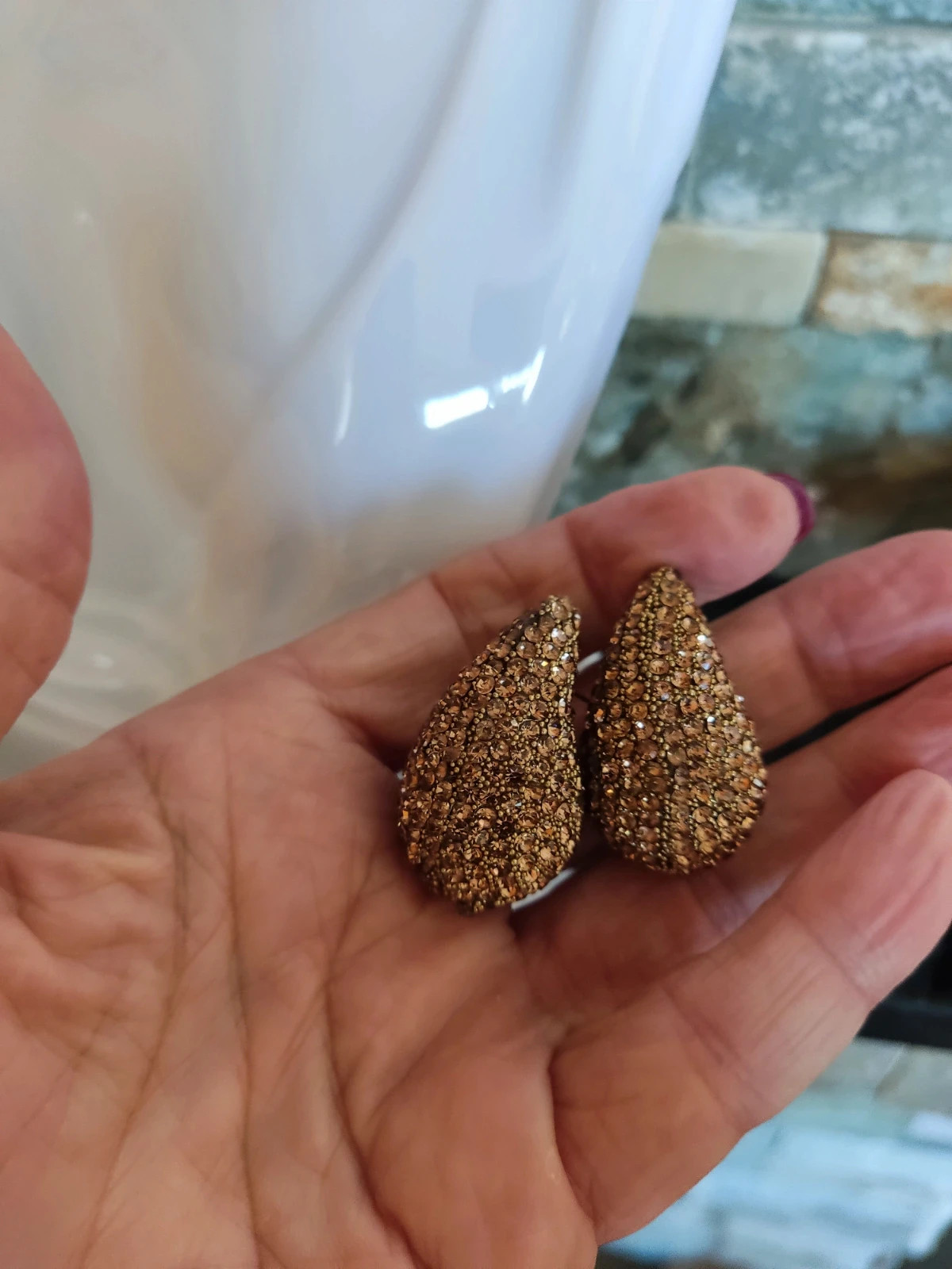 🔥Pendientes con stras dorado en forma de lágrima 3
