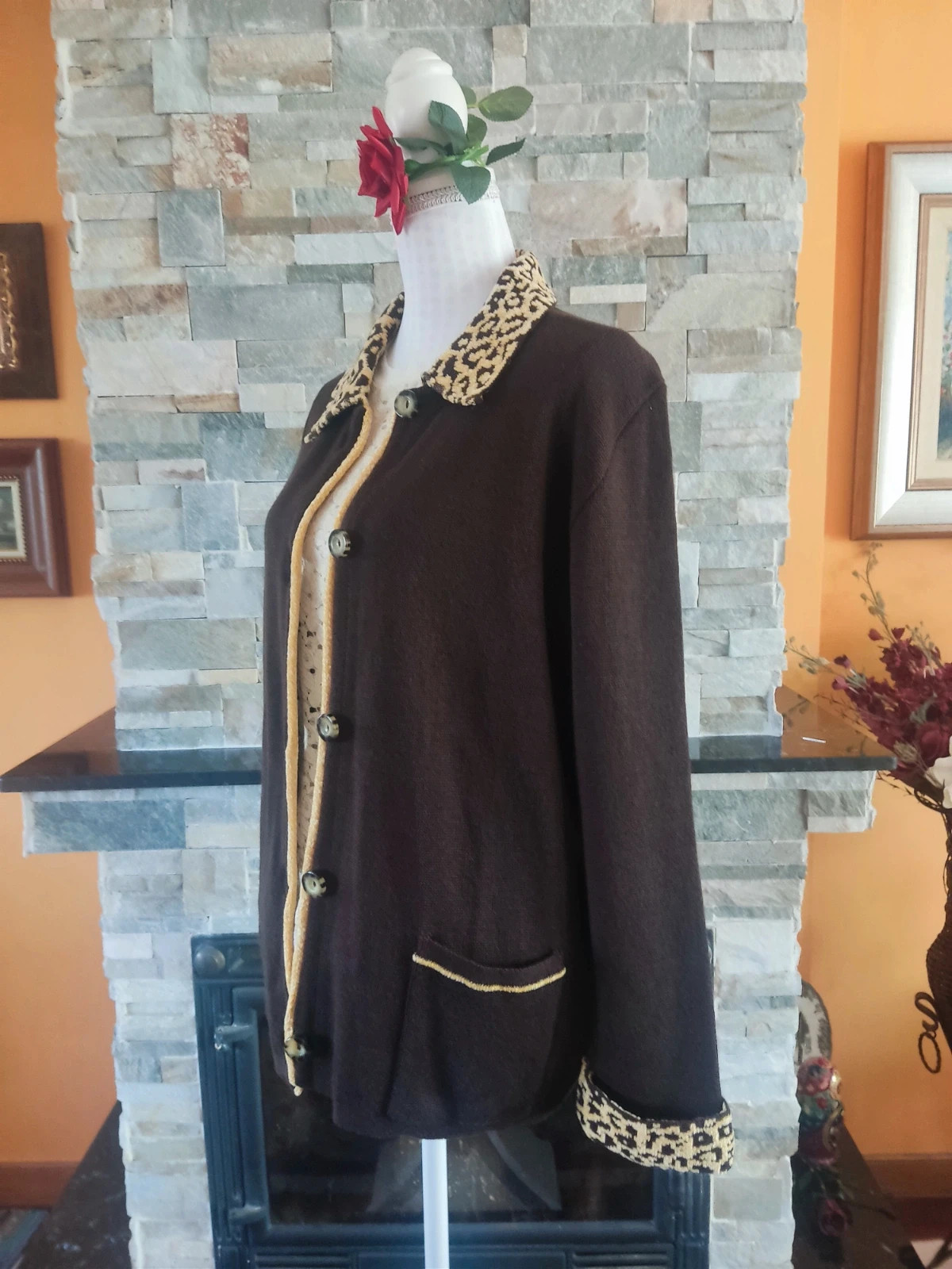 🔥Chaqueta de punto marrón con la original estampado tono mostaza en cuello y puños – casadella – taille XXL / 44 / 16 2