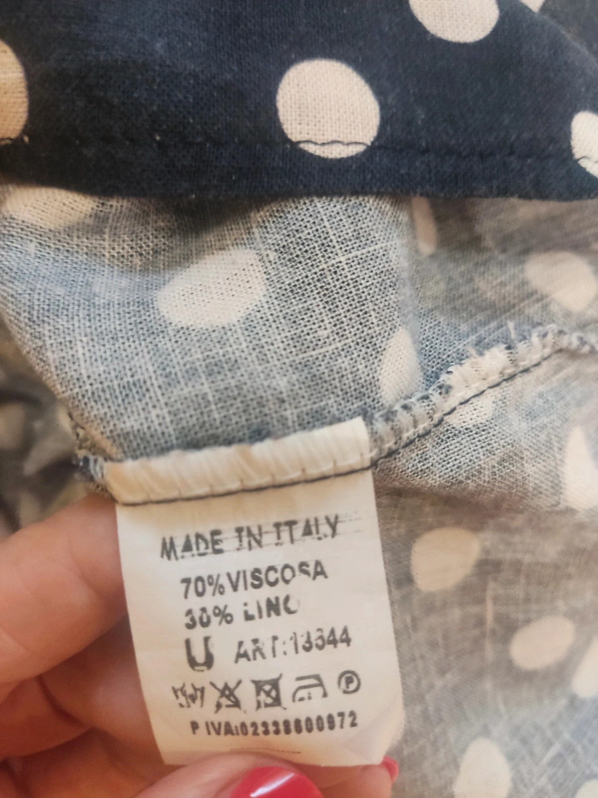 🔥Blusa básica sin mangas azul marino con topos beige – taille XL / 42 / 14 5